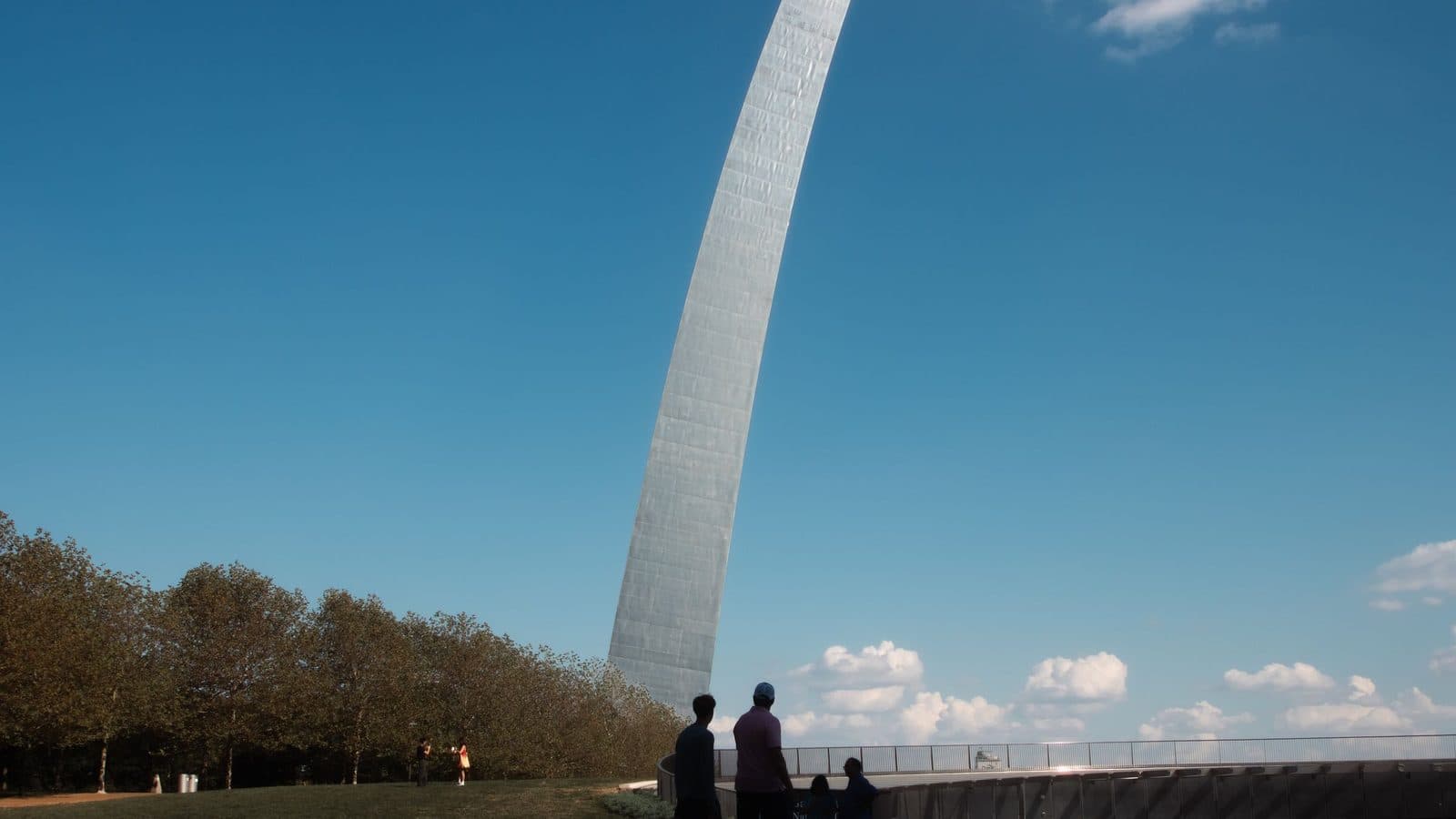 The Gateway Arch rising over the St. Louis riverfront in Missouri